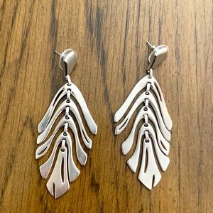 SALE!  Kendra Scott silver fish bone earrings